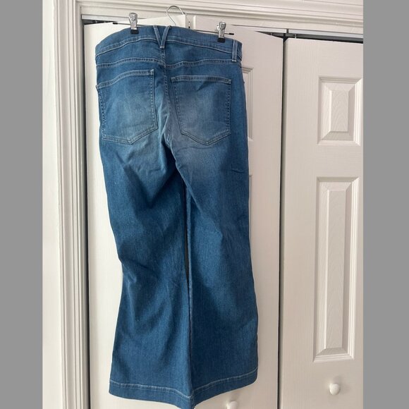 Veronica Beard - Carson Ankle Flare Jeans - Picture 3 of 3